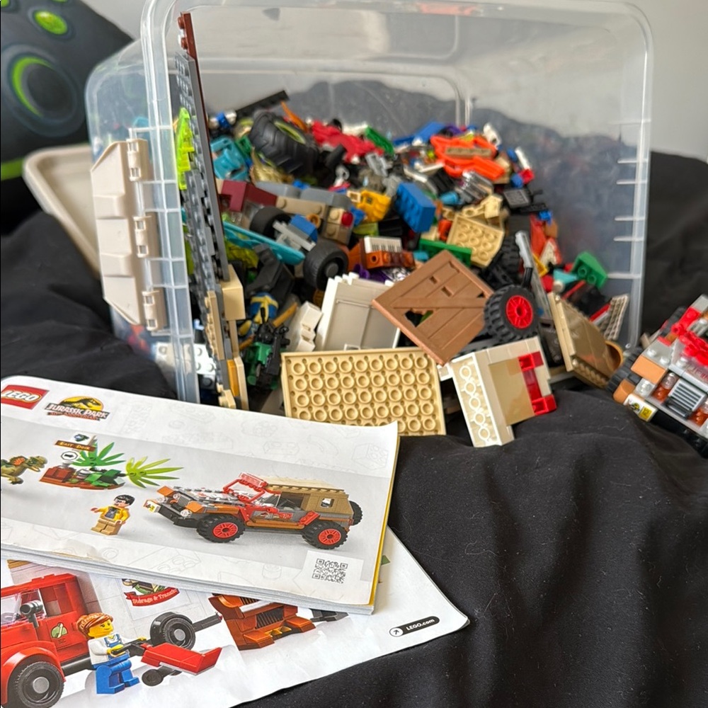 Assorted LEGO Bricks in Storage Box - Picture 4 of 4